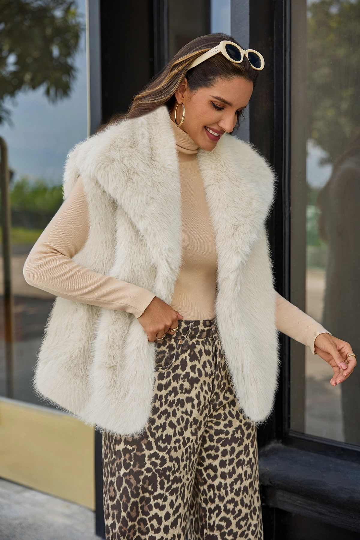 Cicy Bell Womens Apricot Faux Fur Vest