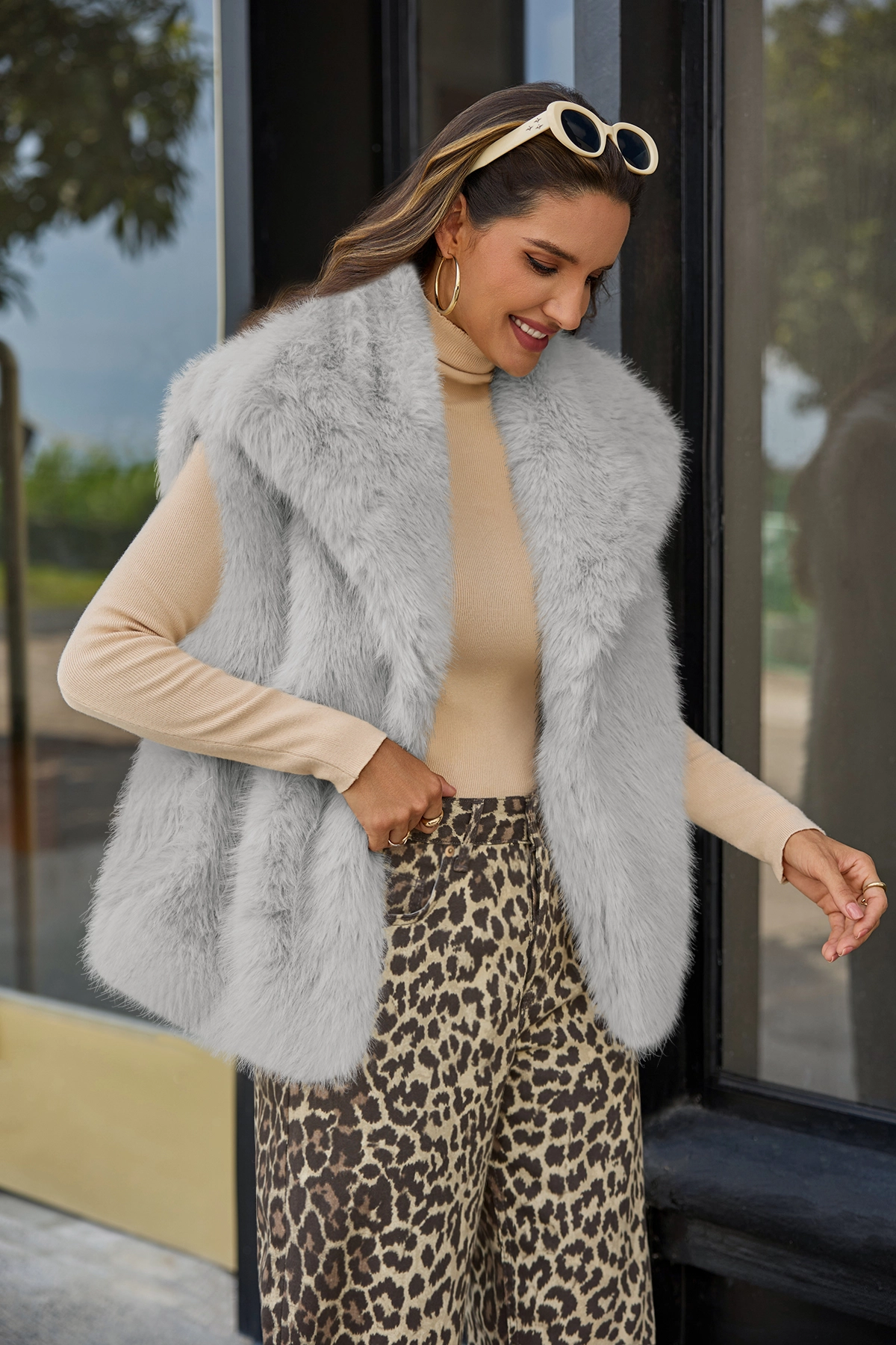 Cicy Bell Womens Light Grey Faux Fur Vest