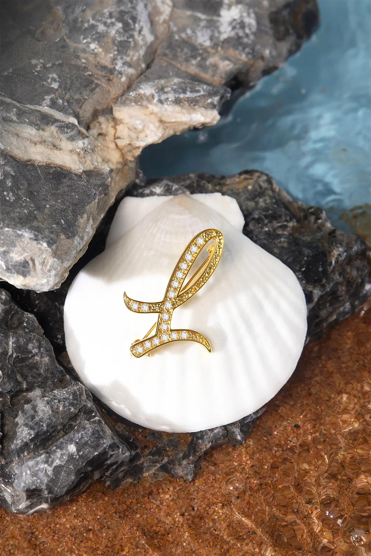 Cicy Bell Womens Letter L Gold Brooch Pins