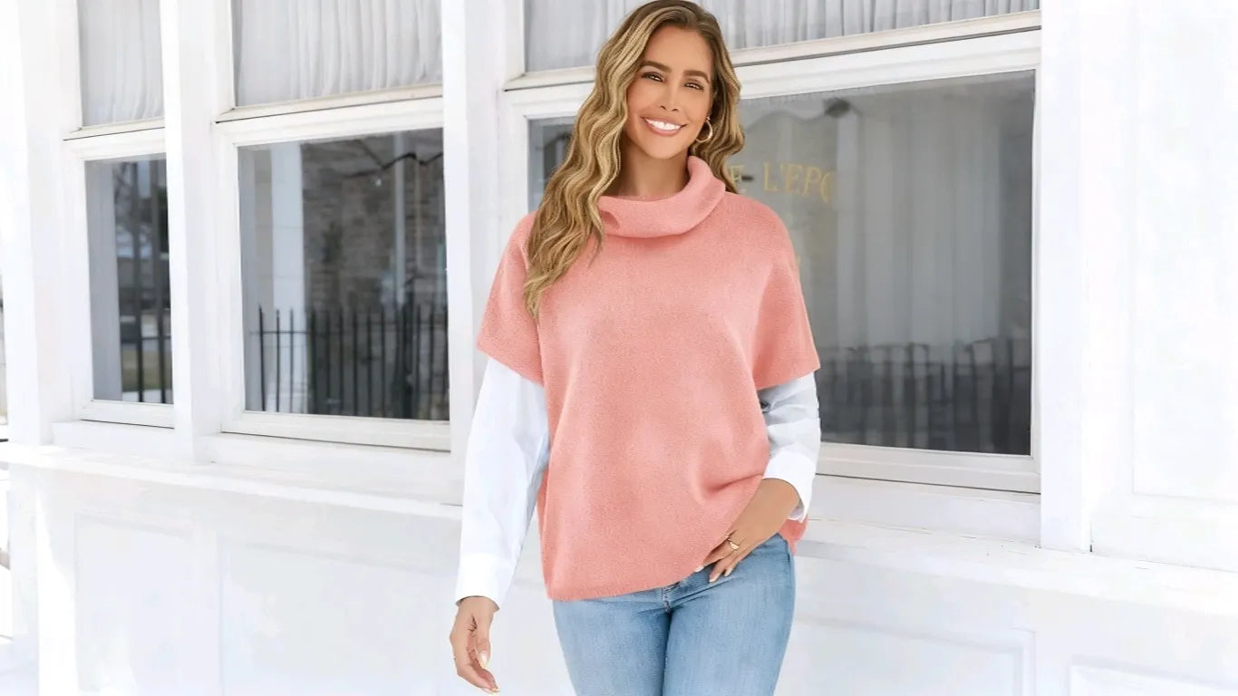 A woman wearing a Cicybell short-sleeved sweater was shopping outside.