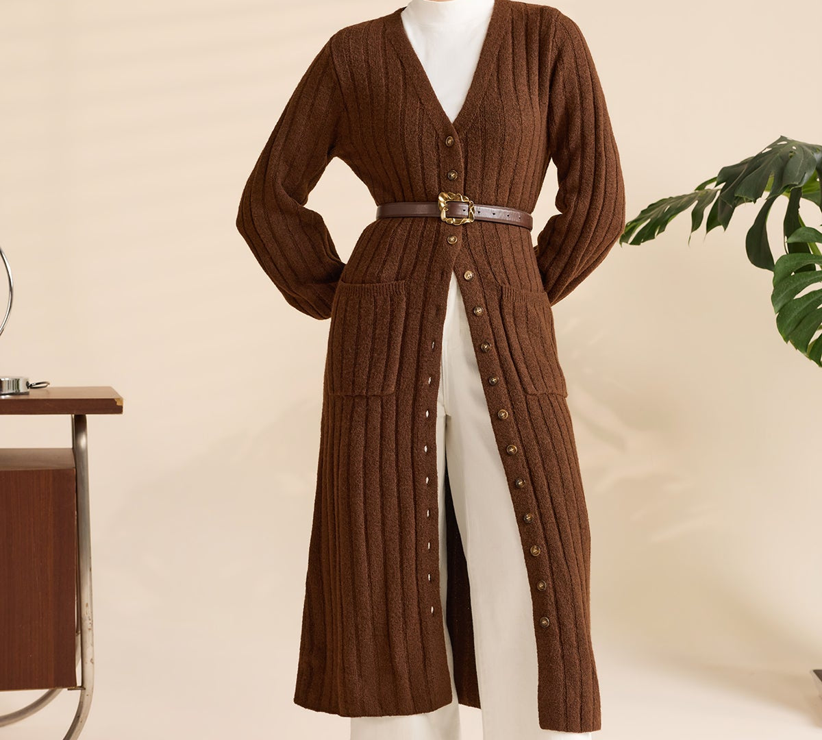How to Style a Long Cardigan for Work: 7 Polished Outfit Ideas