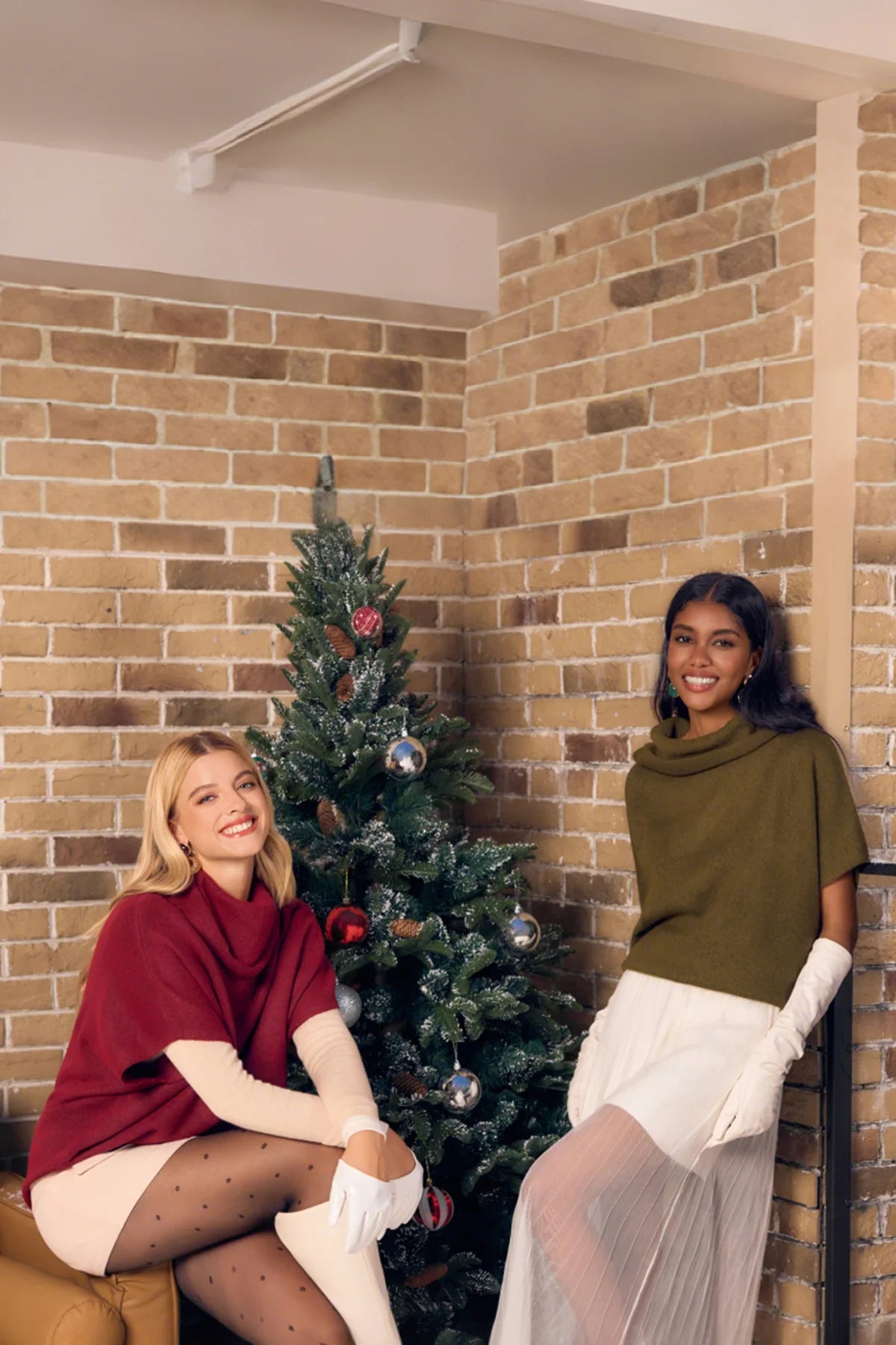 Cicy Bell Womens Burgundy Oversized Turtleneck Poncho Sweaters