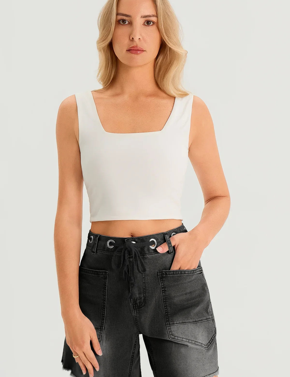 CICYBELL-Woman-Black-Shorts-H5N944_4.webp