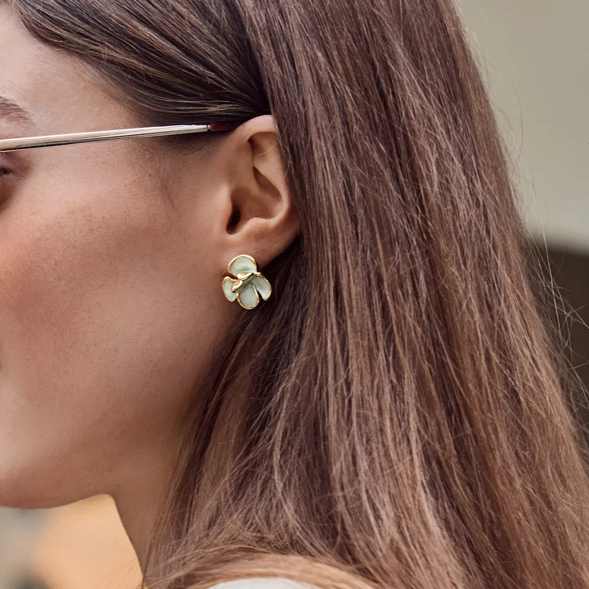 Cicy Bell Womens Gold Flower Earrings