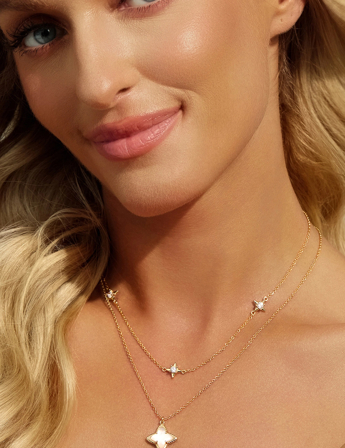 Womens Gold Four Point Star Necklace 1