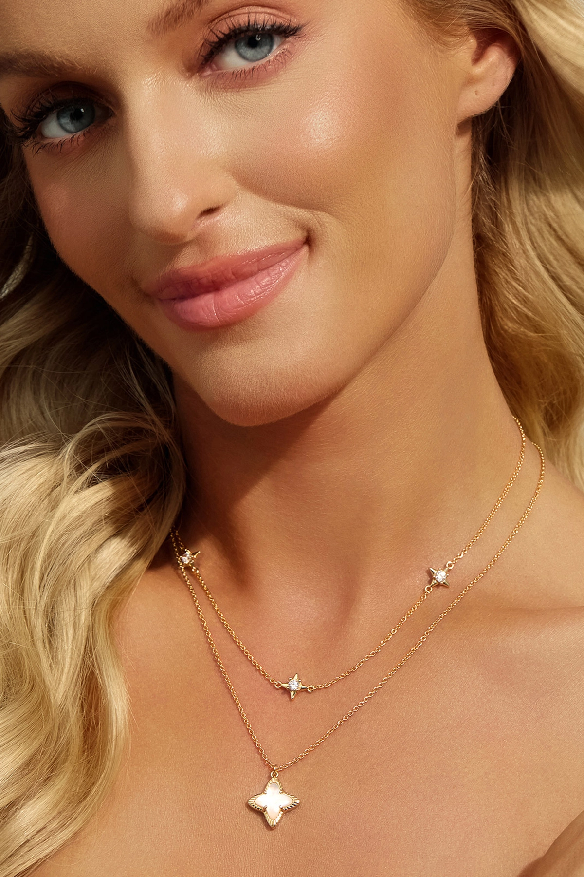 Womens Gold Four Point Star Necklace 1