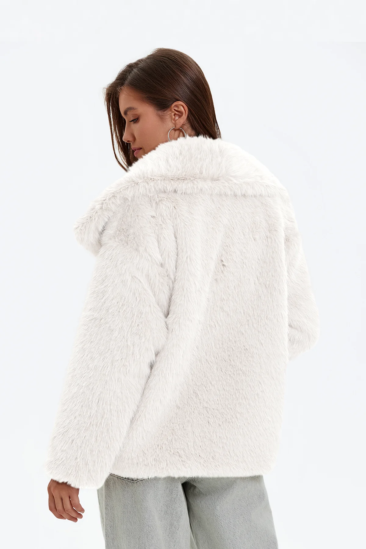 Womens White Oversized Jackets3