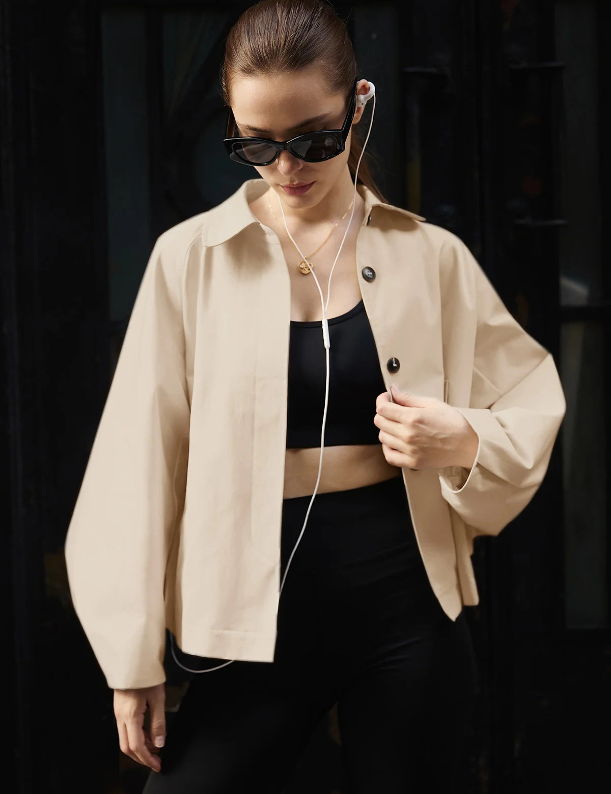 CicyBellWomensLightKhakiCroppedTrenchCoatH5N8602-5.webp